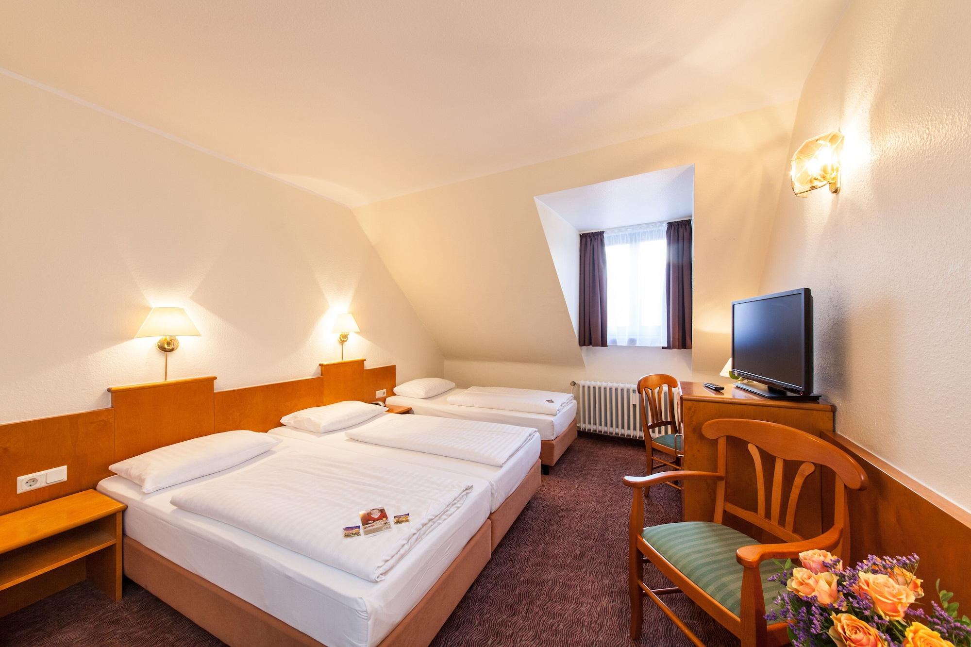 Novum Hotel Ahl Meerkatzen Köln Altstadt Exterior foto