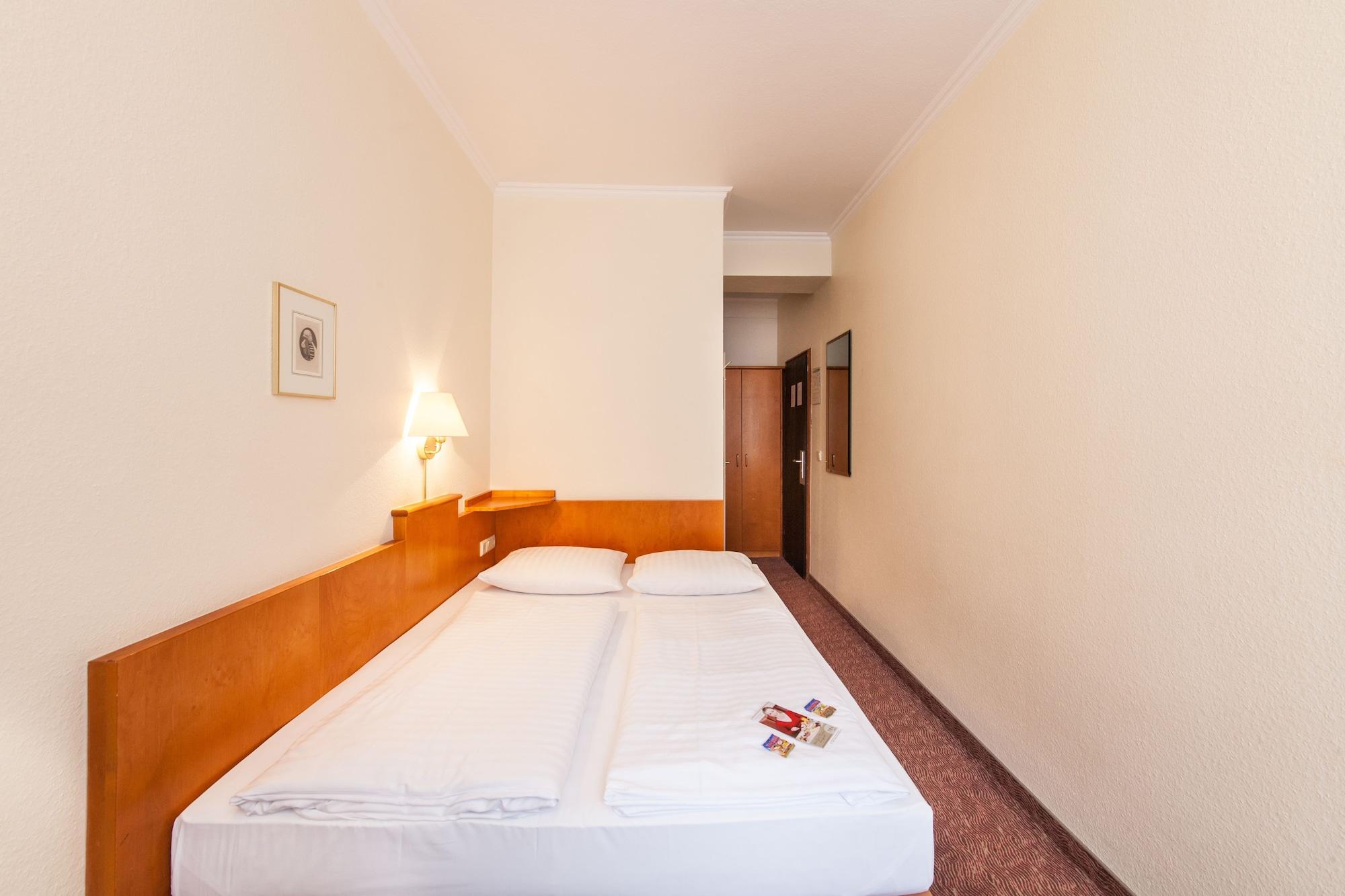 Novum Hotel Ahl Meerkatzen Köln Altstadt Exterior foto