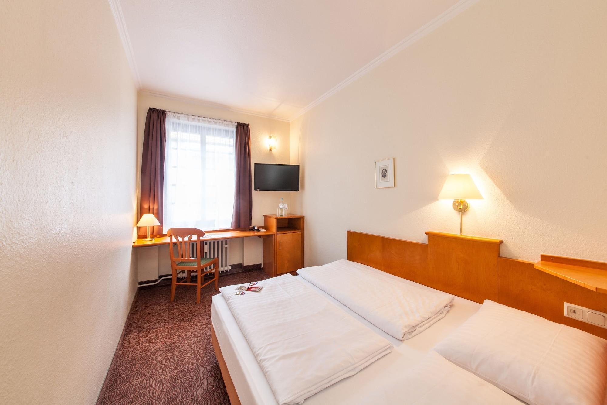 Novum Hotel Ahl Meerkatzen Köln Altstadt Exterior foto