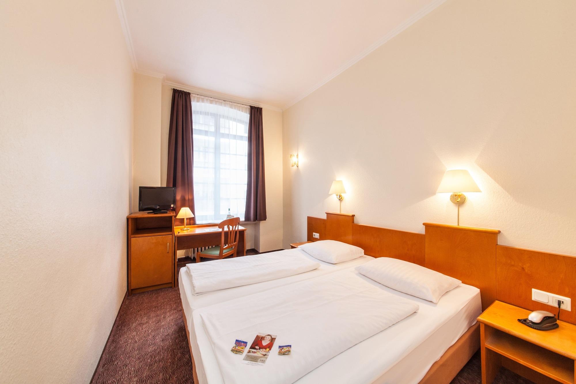 Novum Hotel Ahl Meerkatzen Köln Altstadt Exterior foto