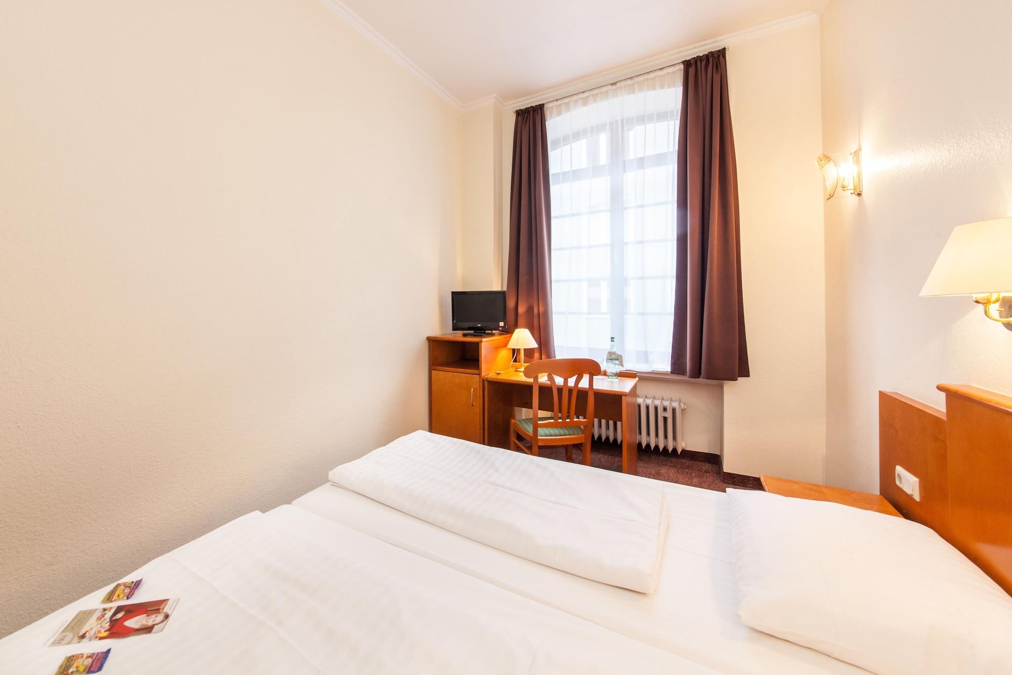Novum Hotel Ahl Meerkatzen Köln Altstadt Exterior foto