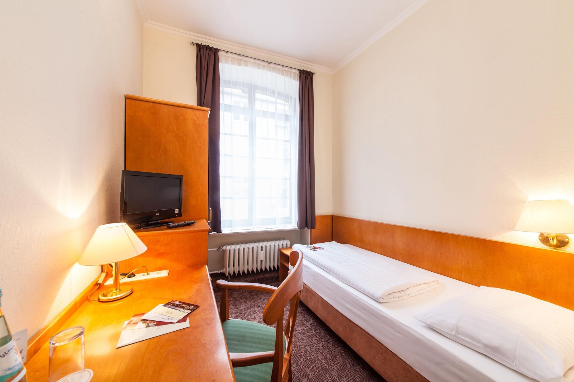 Novum Hotel Ahl Meerkatzen Köln Altstadt Exterior foto