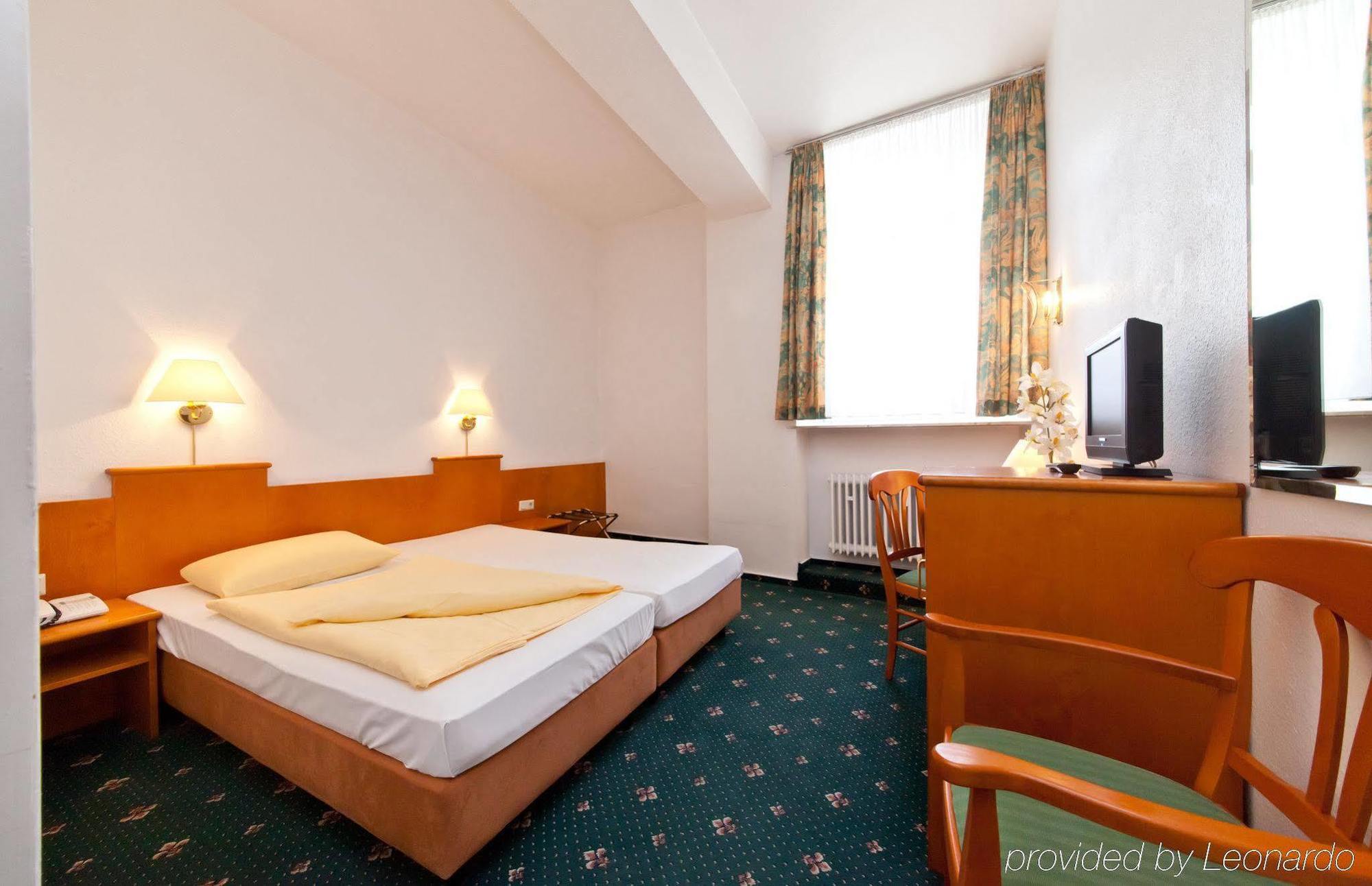 Novum Hotel Ahl Meerkatzen Köln Altstadt Exterior foto